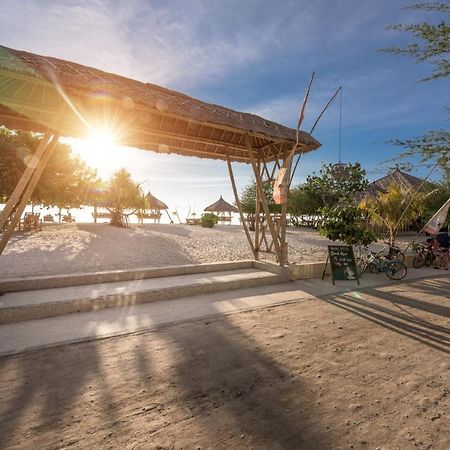 Mala Garden Resort And Spa Гили Траванган Экстерьер фото