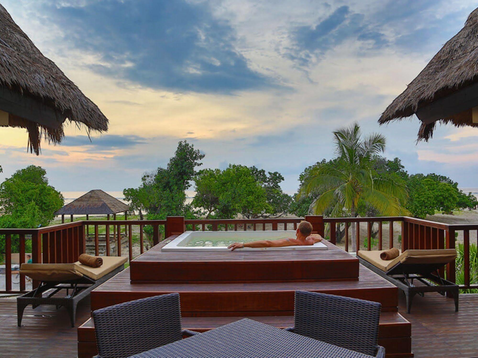 Mala Garden Resort And Spa Гили Траванган Экстерьер фото